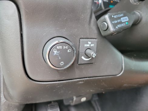 Used 2018 Chevrolet Express 2500 Extended RWD image 24