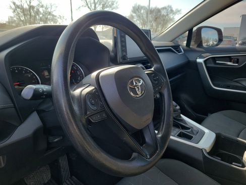 Used 2022 Toyota RAV4 XLE image 14