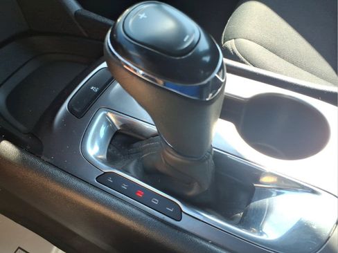 Used 2018 Chevrolet Malibu LS FWD image 25