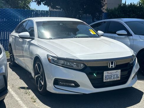 Used 2018 Honda Accord Sport image 2