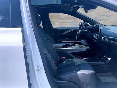 Certified 2025 Cadillac Lyriq Luxury w/ LPO, Floor Liner Package image 29