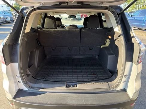 Used 2018 Ford Escape SE w/ Ford Safe & Smart Package FWD image 24