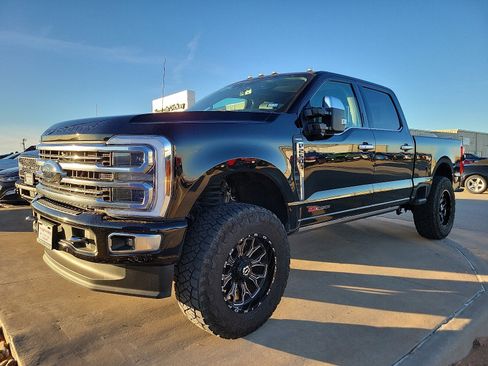 Used 2024 Ford F250 Limited image 2
