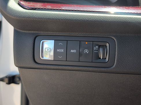 Used 2024 Chevrolet Traverse RS w/ LPO, Floor Liner Package AWD/4WD image 32