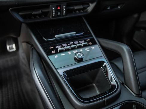 Certified 2024 Porsche Cayenne Turbo GT image 13