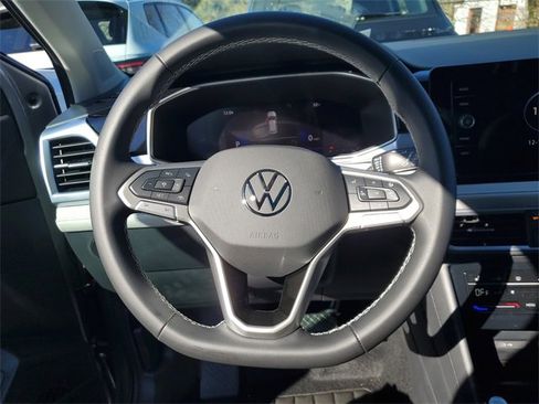 New 2026 Volkswagen Taos SE image 26