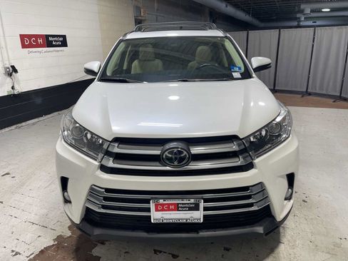 Used 2018 Toyota Highlander Limited AWD/4WD image 6