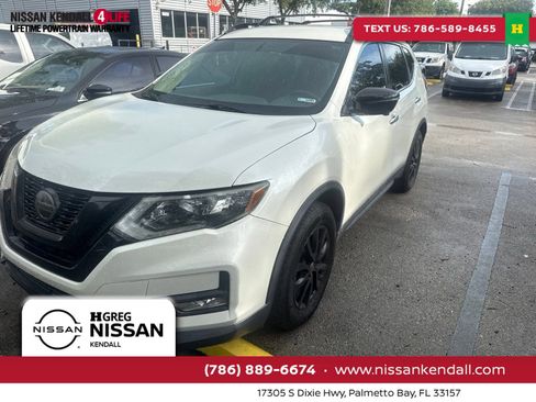 Used 2018 Nissan Rogue SV w/ Premium Package FWD image 1