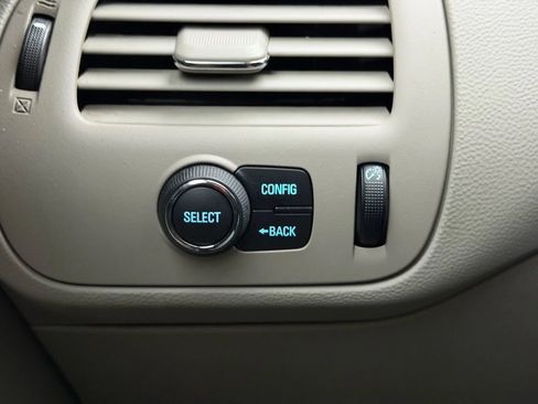 Used 2014 Chevrolet Volt FWD image 23