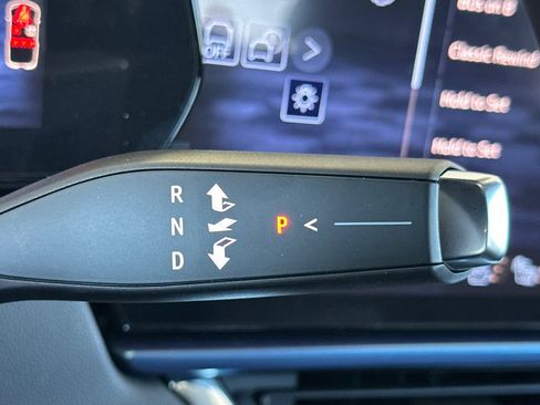 New 2026 Chevrolet Equinox EV LT w/ Convenience Package II FWD image 24