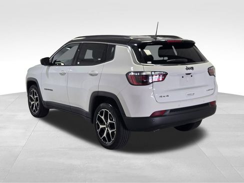 Certified 2025 Jeep Compass Limited AWD/4WD image 24
