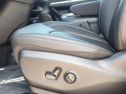 New 2025 Chrysler Pacifica Select w/ Fav Edition Package image 19