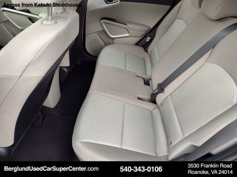 Used 2022 Kia Soul LX image 28