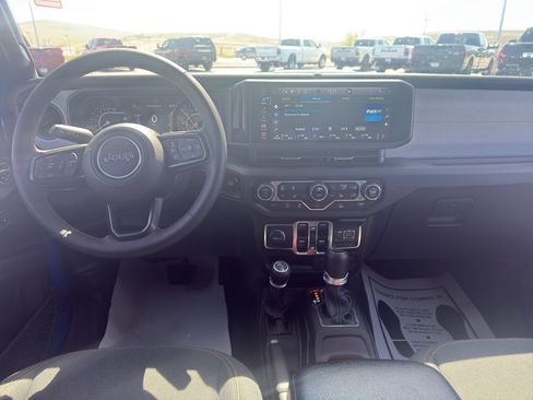 Certified 2024 Jeep Gladiator Sport image 13