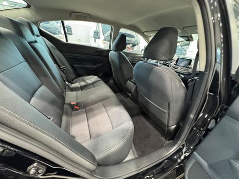 Used 2024 Nissan Altima 2.5 SV AWD/4WD image 11