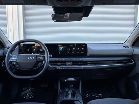 Used 2025 Kia K4 FWD image 32