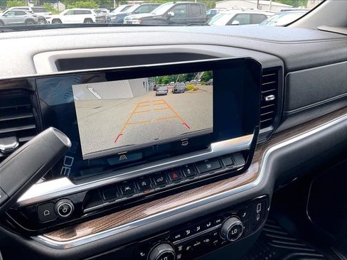 Used 2023 Chevrolet Silverado 1500 LT AWD/4WD image 19