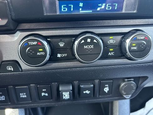 Used 2023 Toyota Tacoma TRD Off-Road image 15