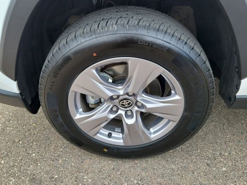 Used 2025 Toyota RAV4 XLE image 17