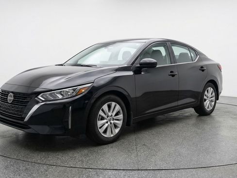 Used 2025 Nissan Sentra S FWD image 3