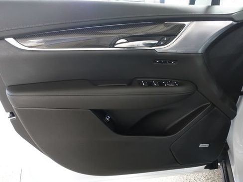Used 2024 Cadillac XT6 Sport w/ LPO, Floor Liner Package AWD/4WD image 9