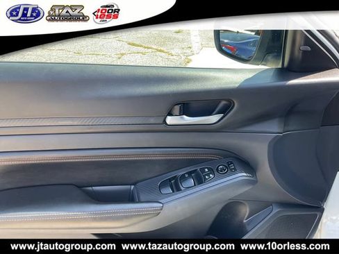 Used 2019 Nissan Altima 2.5 SR w/ SR Premium Package FWD image 12