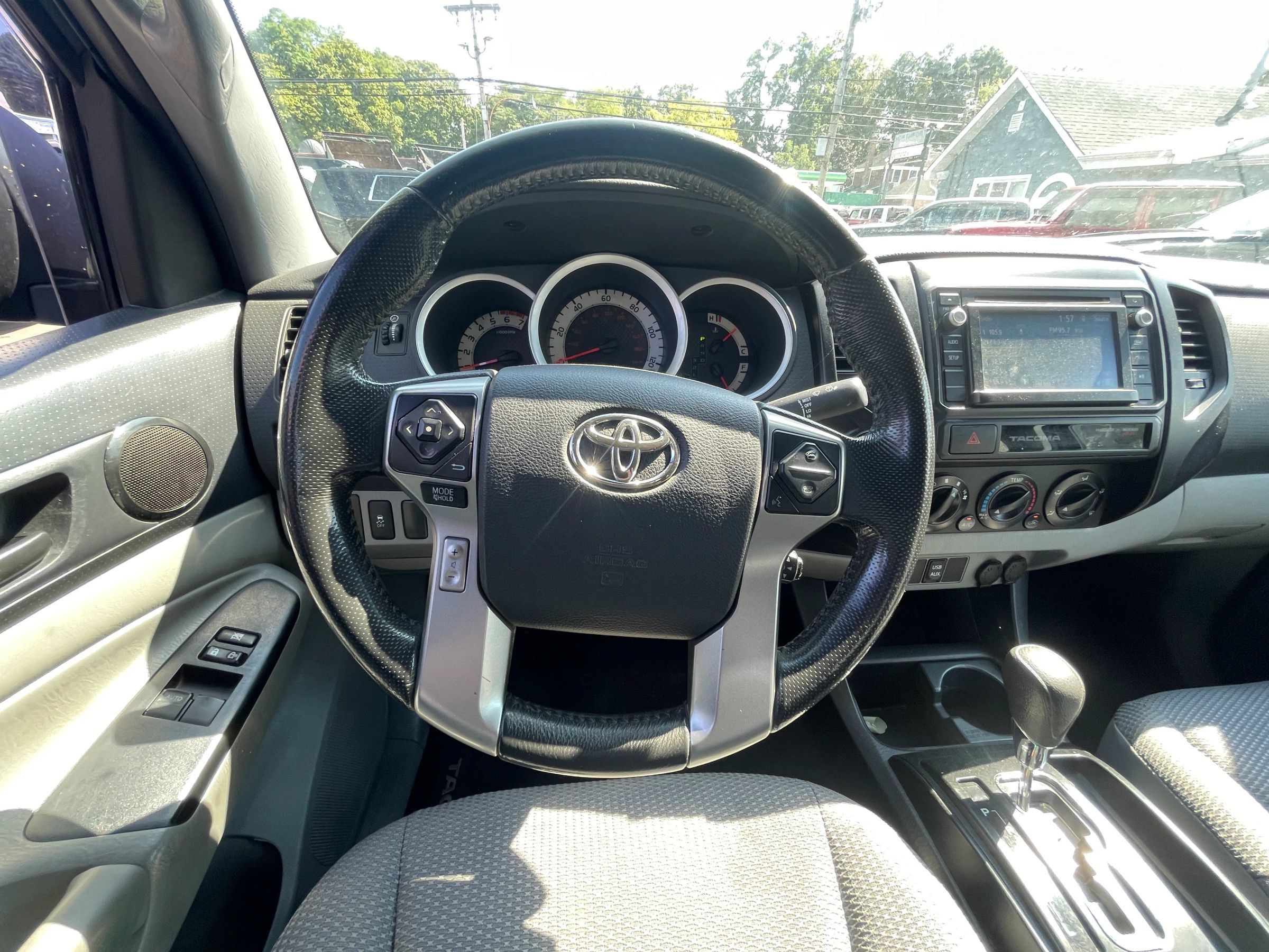 Used 2015 Toyota Tacoma 4x4 Access Cab w/ Convenience Package image 12