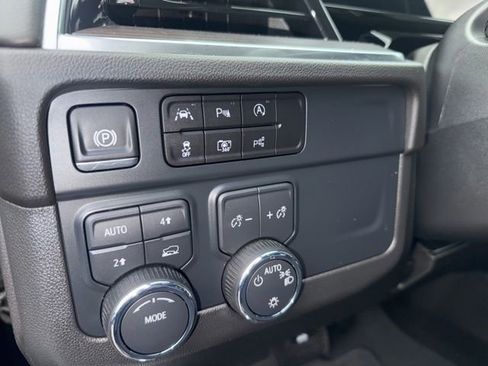 Used 2025 Chevrolet Tahoe LT AWD/4WD image 18