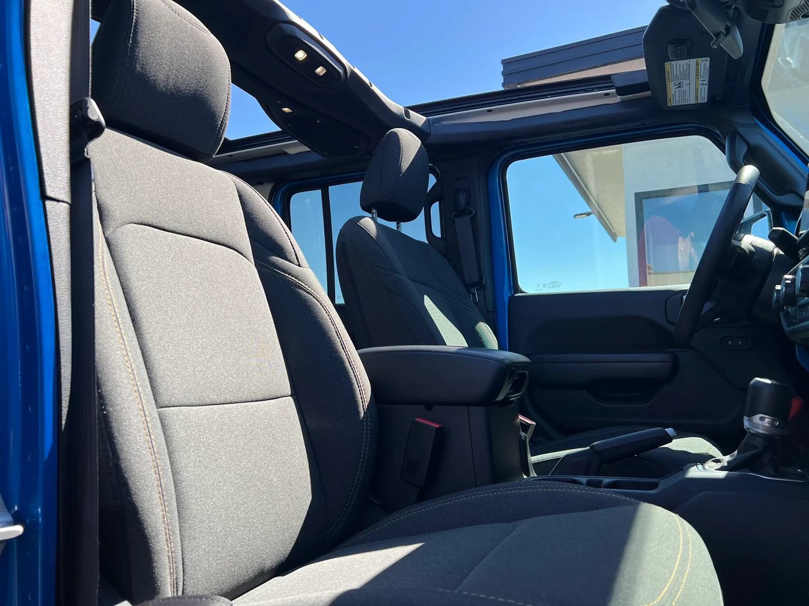 Used 2024 Jeep Wrangler Unlimited AWD/4WD image 28