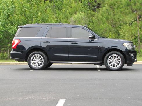 Used 2021 Ford Expedition XLT RWD image 4