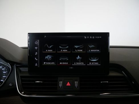 Used 2022 Audi Q5 2.0T Premium w/ Convenience Package image 18