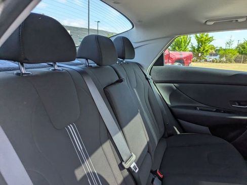 Used 2025 Hyundai Elantra SEL FWD image 29