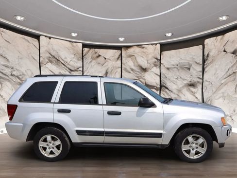 Used 2005 Jeep Grand Cherokee Laredo image 4