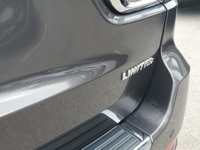 Used 2020 Jeep Grand Cherokee Limited RWD image 29