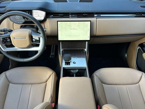 New 2026 Land Rover Range Rover Long Wheelbase SE AWD/4WD image 13