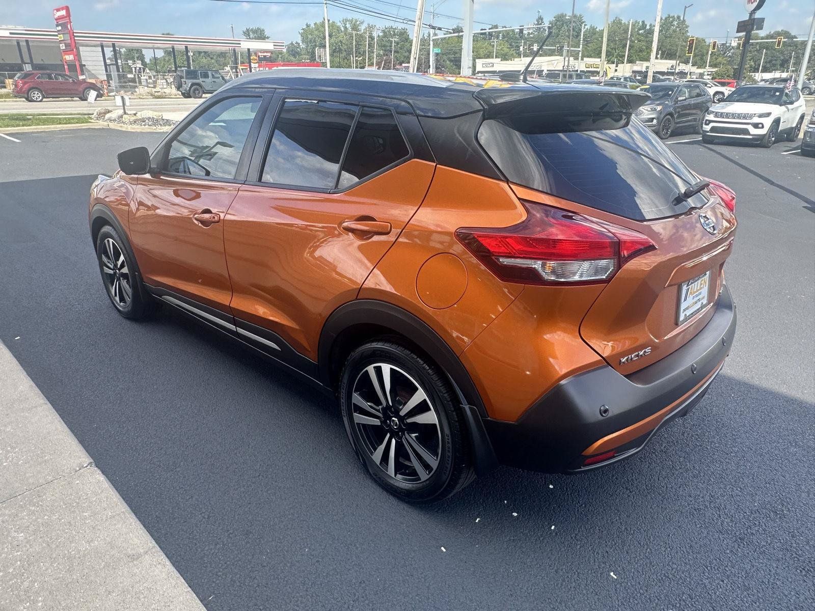 Used 2020 Nissan Kicks SR w/ SR Premium Package FWD image 7