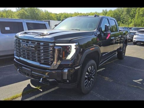 Used 2024 GMC Sierra 3500 Denali Ultimate AWD/4WD image 7