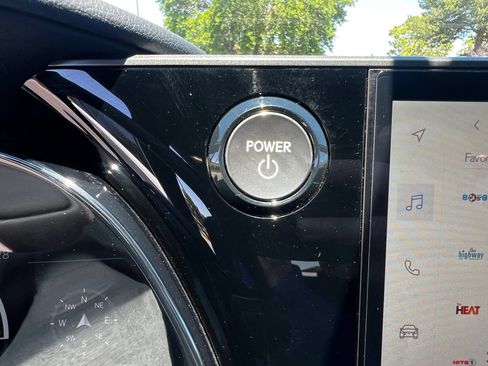 Used 2025 Lexus TX 500h AWD w/ Technology Package image 16