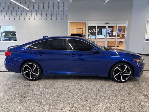 Used 2018 Honda Accord Sport image 4