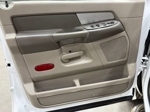 Used 2007 Dodge Ram 1500 Truck SLT image 18