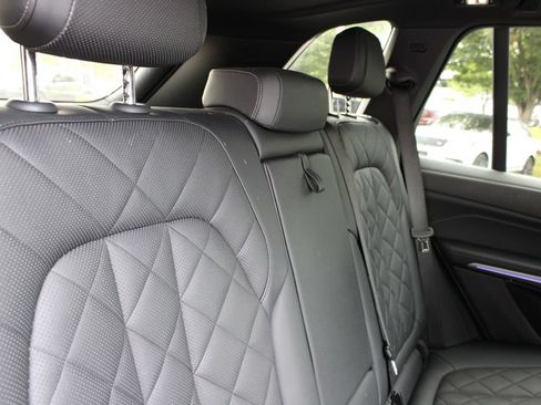 Used 2024 BMW X5 xDrive40i w/ M Sport Package AWD/4WD image 12