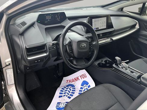 Used 2025 Toyota Prius LE FWD image 20