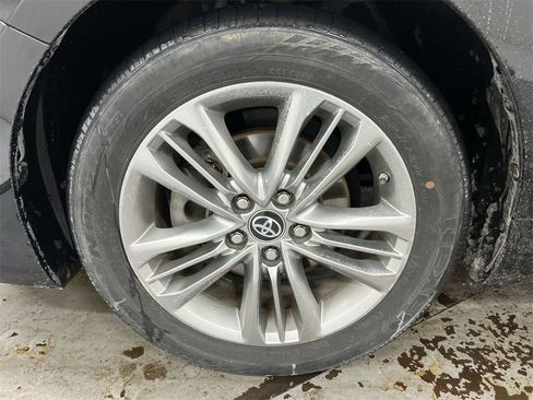 Used 2016 Toyota Camry XLE image 26