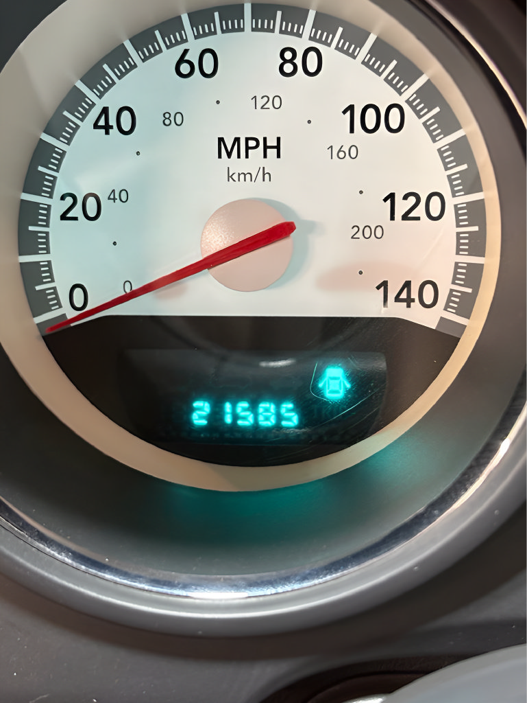 Used 2010 Dodge Challenger SE RWD image 7