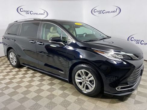 Certified 2021 Toyota Sienna Limited AWD/4WD image 1
