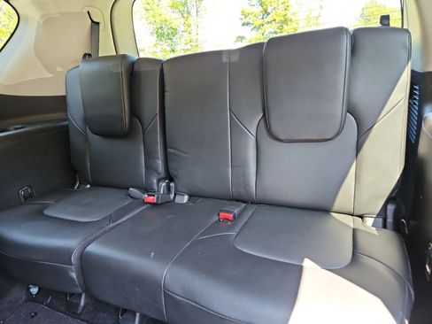 Used 2024 Nissan Armada SV image 20