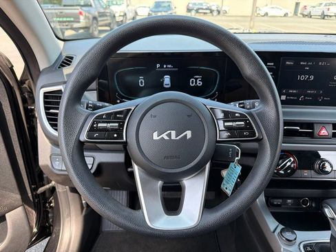 Certified 2025 Kia Seltos LX AWD/4WD image 15