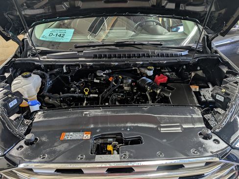 Used 2024 Ford Edge Titanium image 4