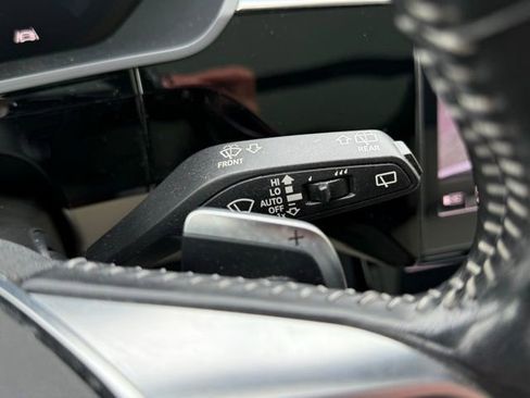 Used 2019 Audi e-tron Premium Plus image 48