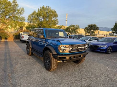 Used 2024 Ford Bronco Badlands image 2